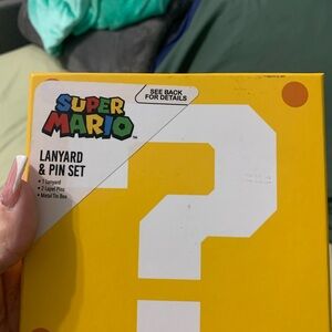 Super Mario bros Nintendo lanyard set with 2 lapel pins